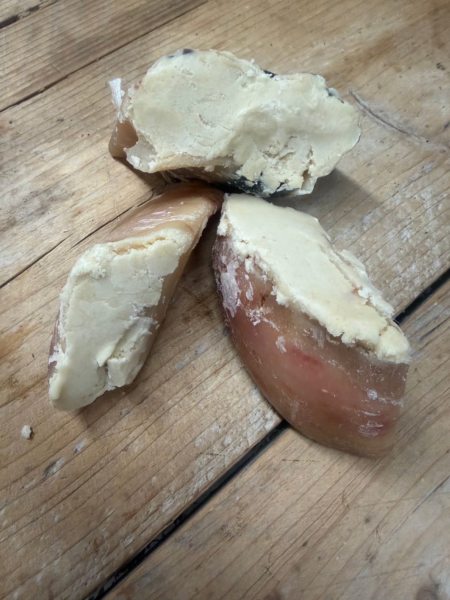 Kauw hoefjes met schapenvet-druivensuiker Bulk 25st