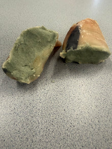 Hoefjes gevuld met schapenvet-spirulina 2 stuks